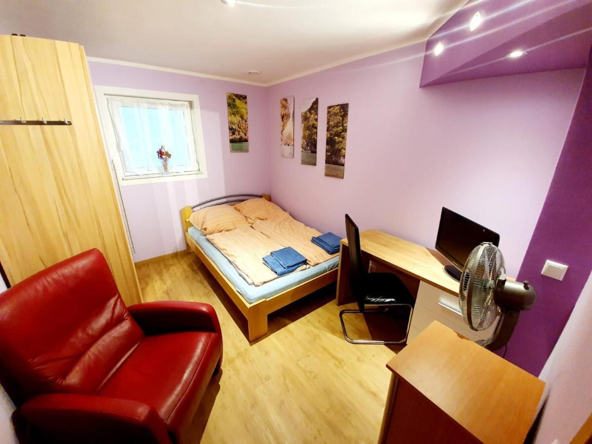 3 Z Moderne Wellnesswohnung - Sauna, Kamin, Parkplatze 65m2 Bis 6 Per