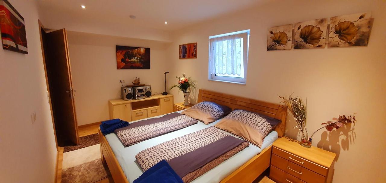 3 Z Moderne Wellnesswohnung - Sauna, Kamin, Parkplatze 65m2 Bis 6 Per * München