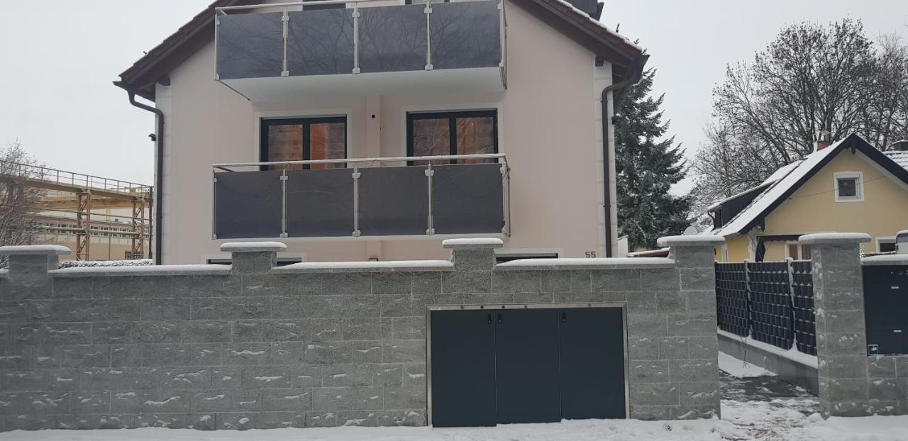 3 Z Moderne Wellnesswohnung - Sauna, Kamin, Parkplatze 65m2 Bis 6 Per